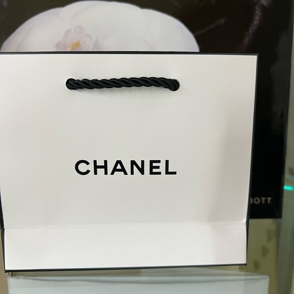 Chanel Small Shopping Bag White/Black - Picture 3 of 4